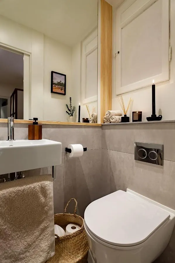 Milos - Two Bedroom Apartment In Mallorca St Barcelone