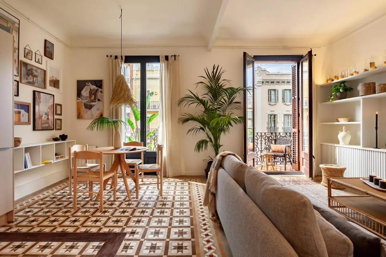 Milos - Two Bedroom Apartment In Mallorca St Barcelone